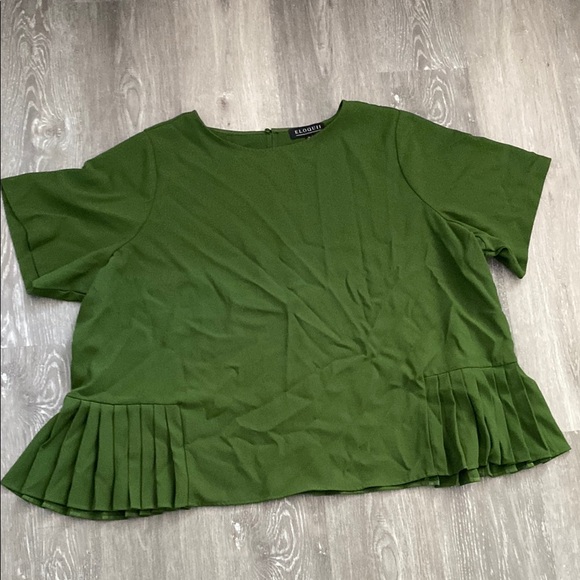 Eloquii Tops - Eloquii Green Boxy Blouse with Pleated Side Panels